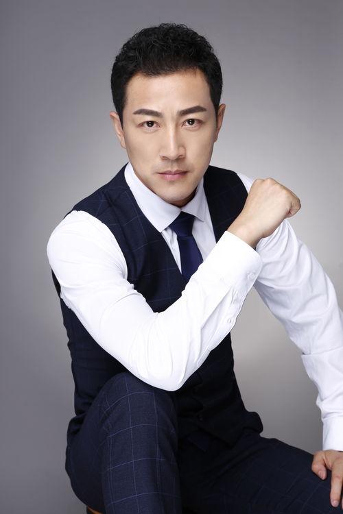 刘帆个人资料,才华横溢的青年才俊，多领域成就斐然