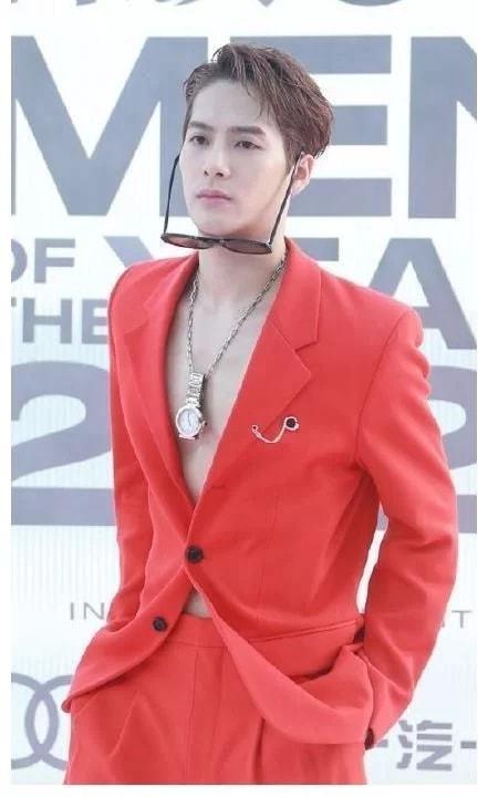 王锐基个人资料,才华横溢的青年才俊，引领时代潮流的先锋人物  第2张